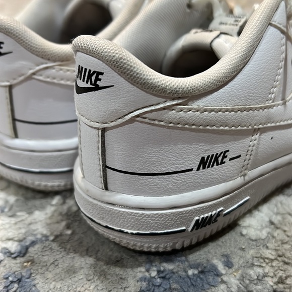 Nike Air Force 1 LV8 3 - White Black (GS) *Rare find Toddler Size 10 - Picture 4 of 5